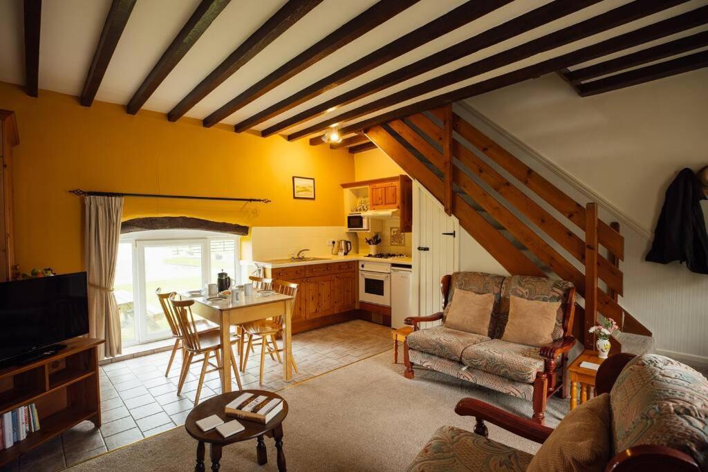 Barn Cottage - Family-Friendly Cottage With Heated Indoor Pool Haverfordwest Exterior foto